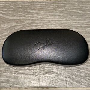Ray Ban Universal Black Medium Hard Case Glasses Sunglasses Protection